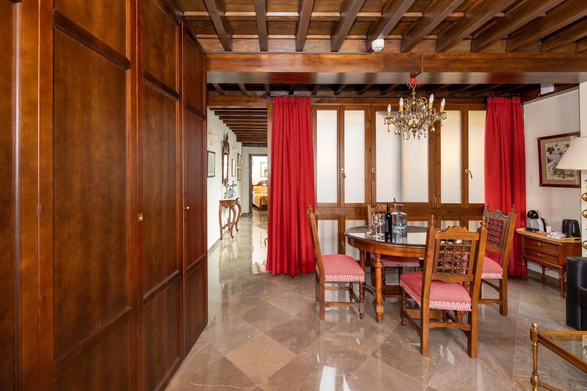 Apartamentos En Pleno Centro, Aljibe Rodrigo Del Campo 1A Гранада Экстерьер фото