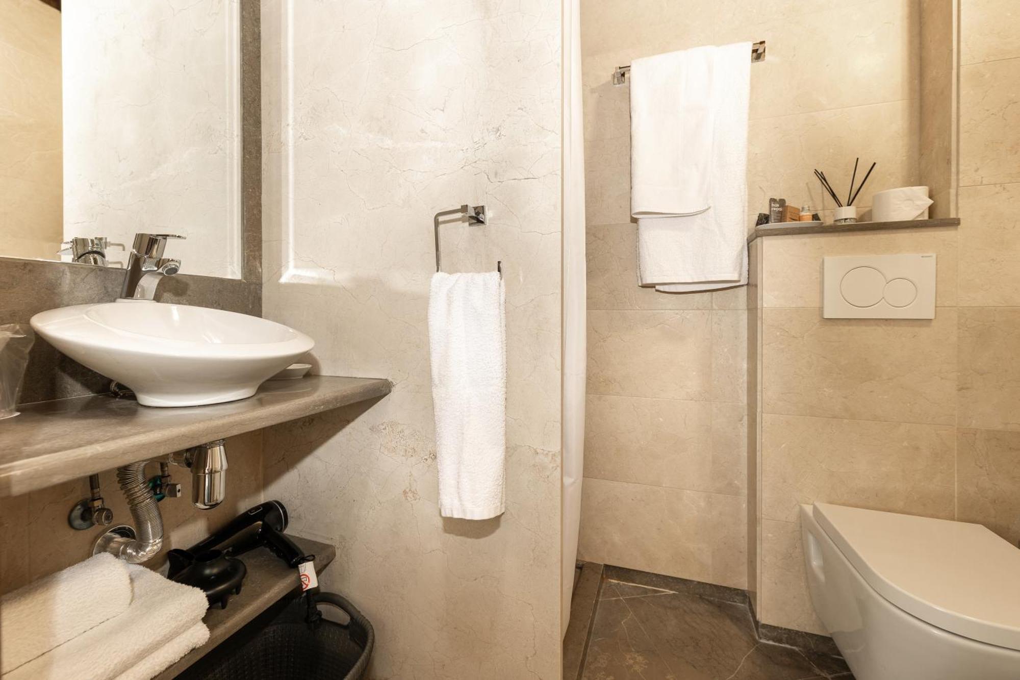 Apartamentos En Pleno Centro, Aljibe Rodrigo Del Campo 1A Гранада Экстерьер фото
